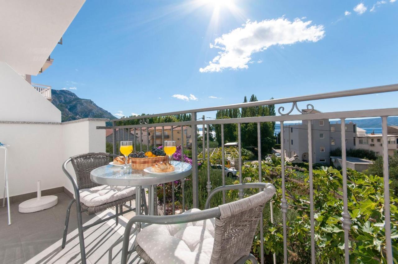 Apartments And Rooms Nikola Omis Exterior photo