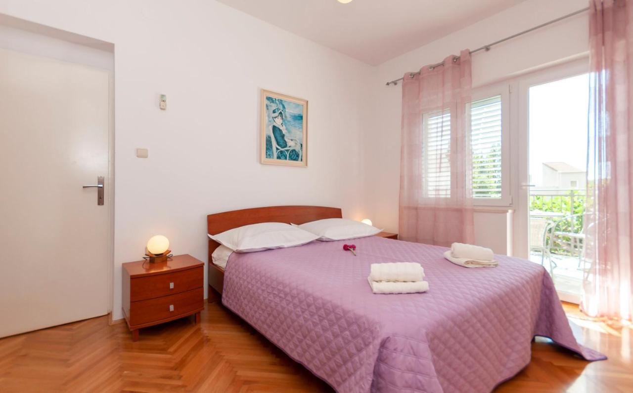 Apartments And Rooms Nikola Omis Exterior photo