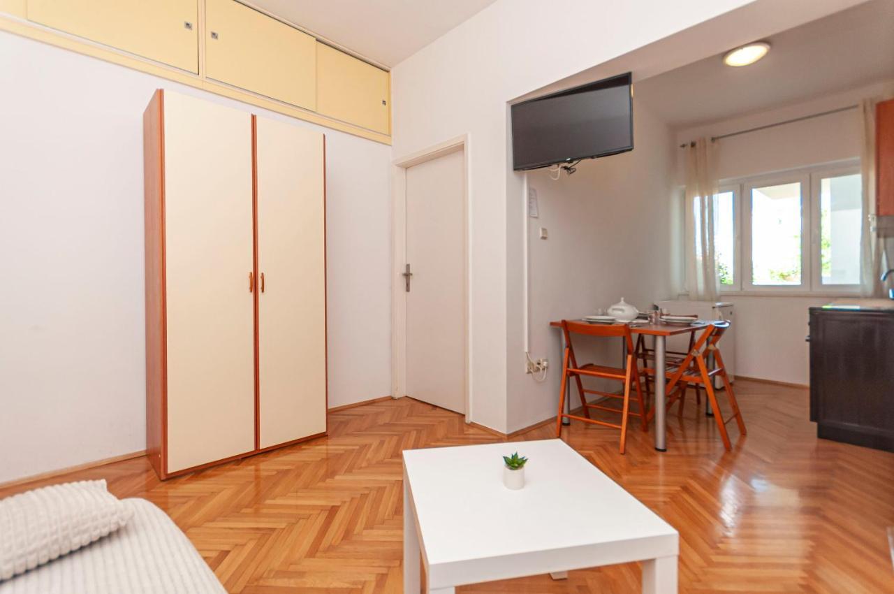Apartments And Rooms Nikola Omis Exterior photo